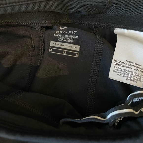 Nike Reflective Running Tight - Picture 4 of 4